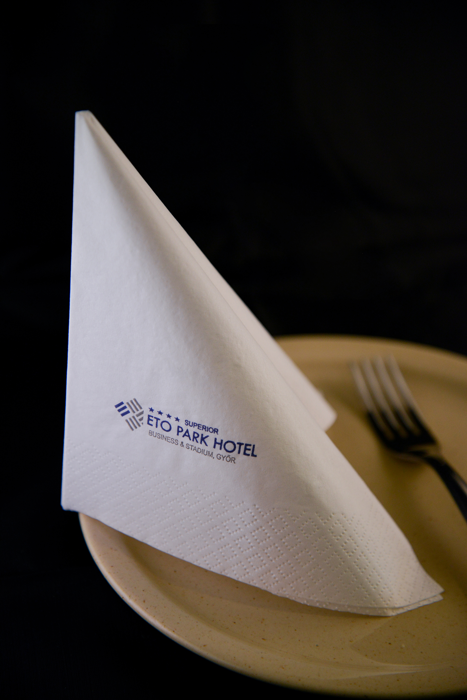 Egyedi logóval ellátott szalvéta - FOLS